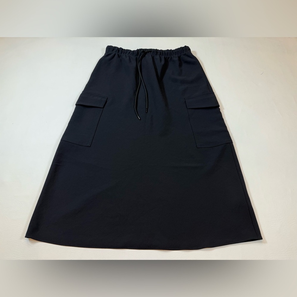 Aritzia Wilfred High Rise Cargo Midi Skirt black drawstring medium (bin FF) - Picture 11 of 11